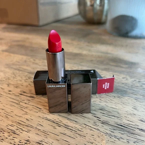 Laura Mercier Rouge Essentiel Silky Crème Lipstick - Red
ROUGE MUSE - Picture 3 of 3